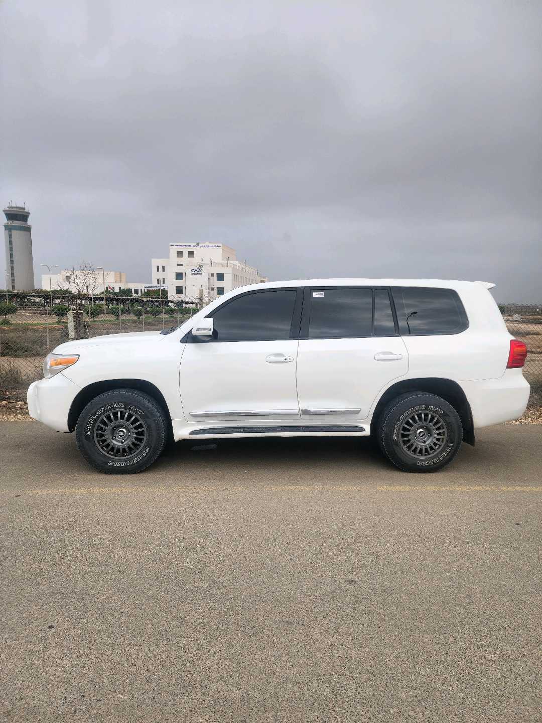 TOYOTA LAND CRUISER 2012