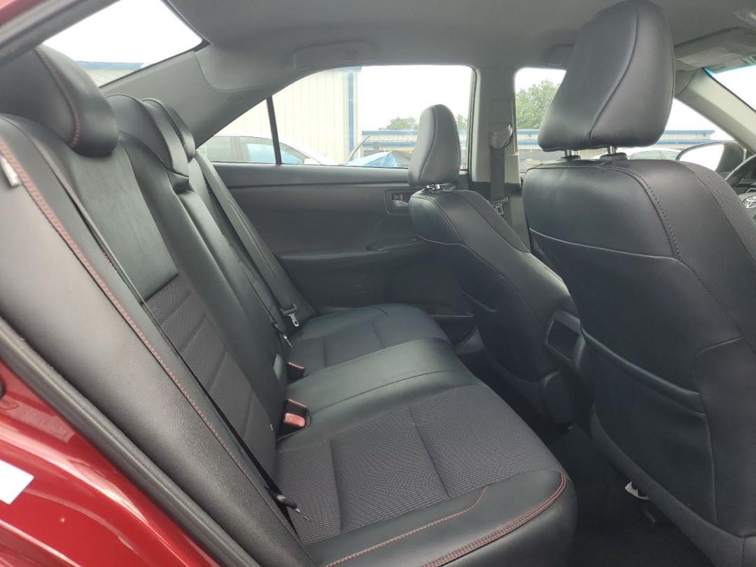 Car Image 2017 TOYOTA CAMRY