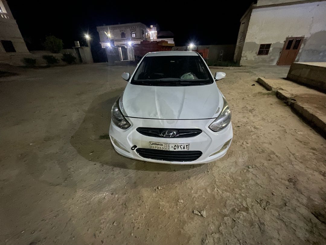 HYUNDAI ACCENT  2011