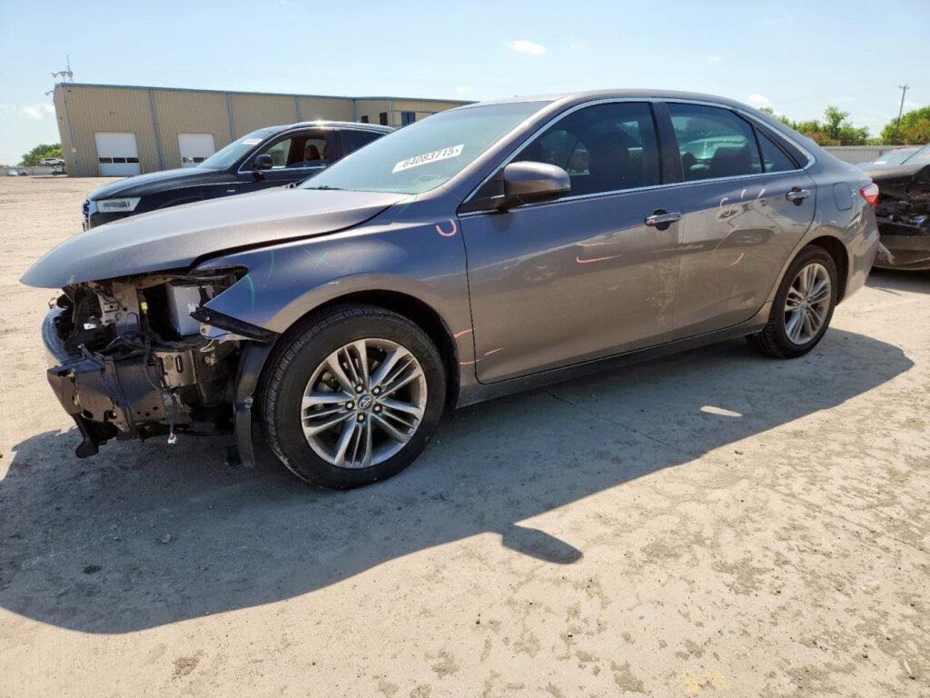 TOYOTA CAMRY SE 2017