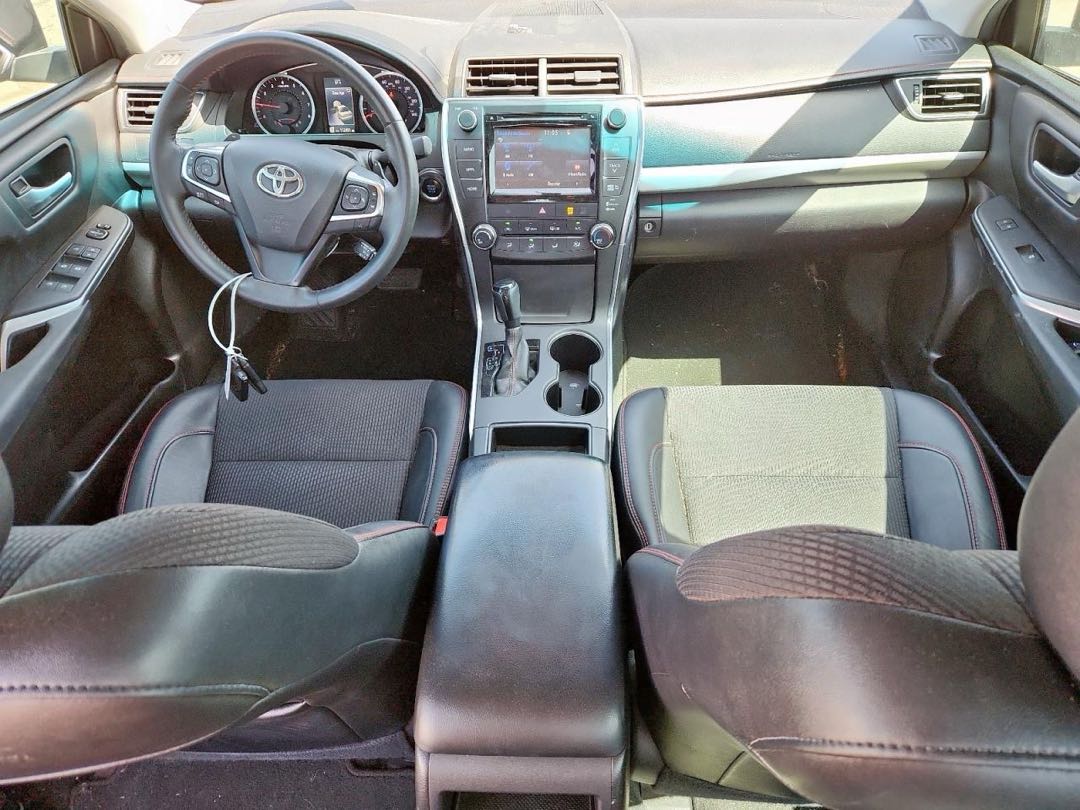 Car Image 2017 TOYOTA CAMRY