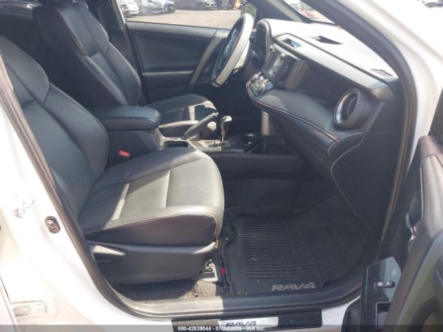Car Image 2017 TOYOTA RAV4