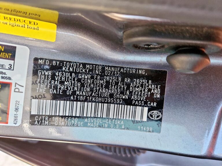Car Image 2017 TOYOTA CAMRY
