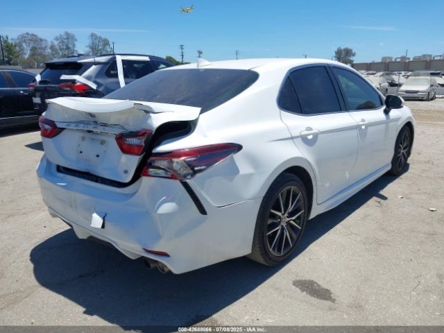 Car Image 2021 TOYOTA CAMRY