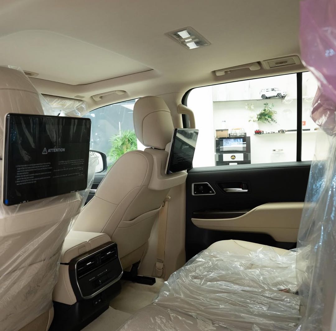 Car Image 2025 TOYOTA LAND CRUISER VX.R