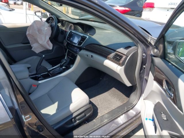 Car Image 2017 HONDA ACCORD