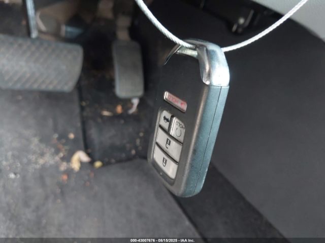 Car Image 2017 HONDA ACCORD