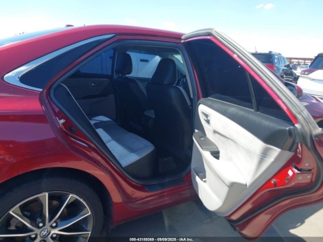 Car Image 2017 TOYOTA CAMRY
