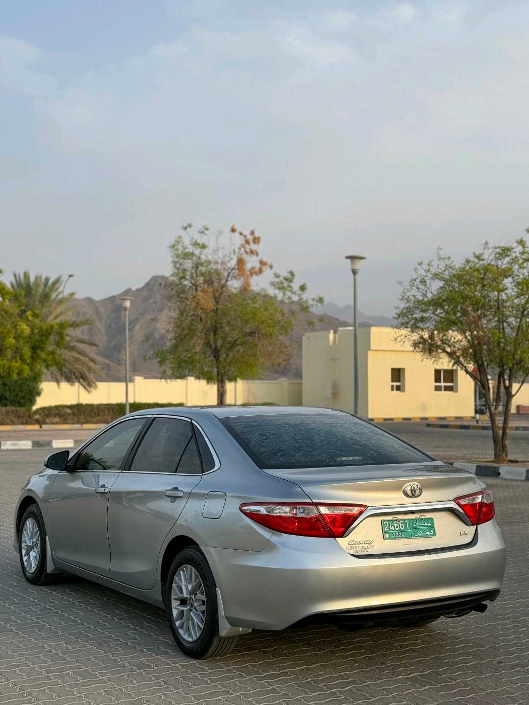 Car Image 2017 TOYOTA CAMRY SE