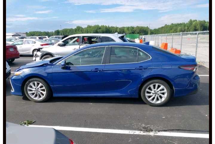 Car Image 2023 TOYOTA CAMRY