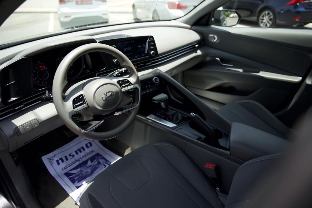 Car Image 2021 HYUNDAI ELANTRA SEL
