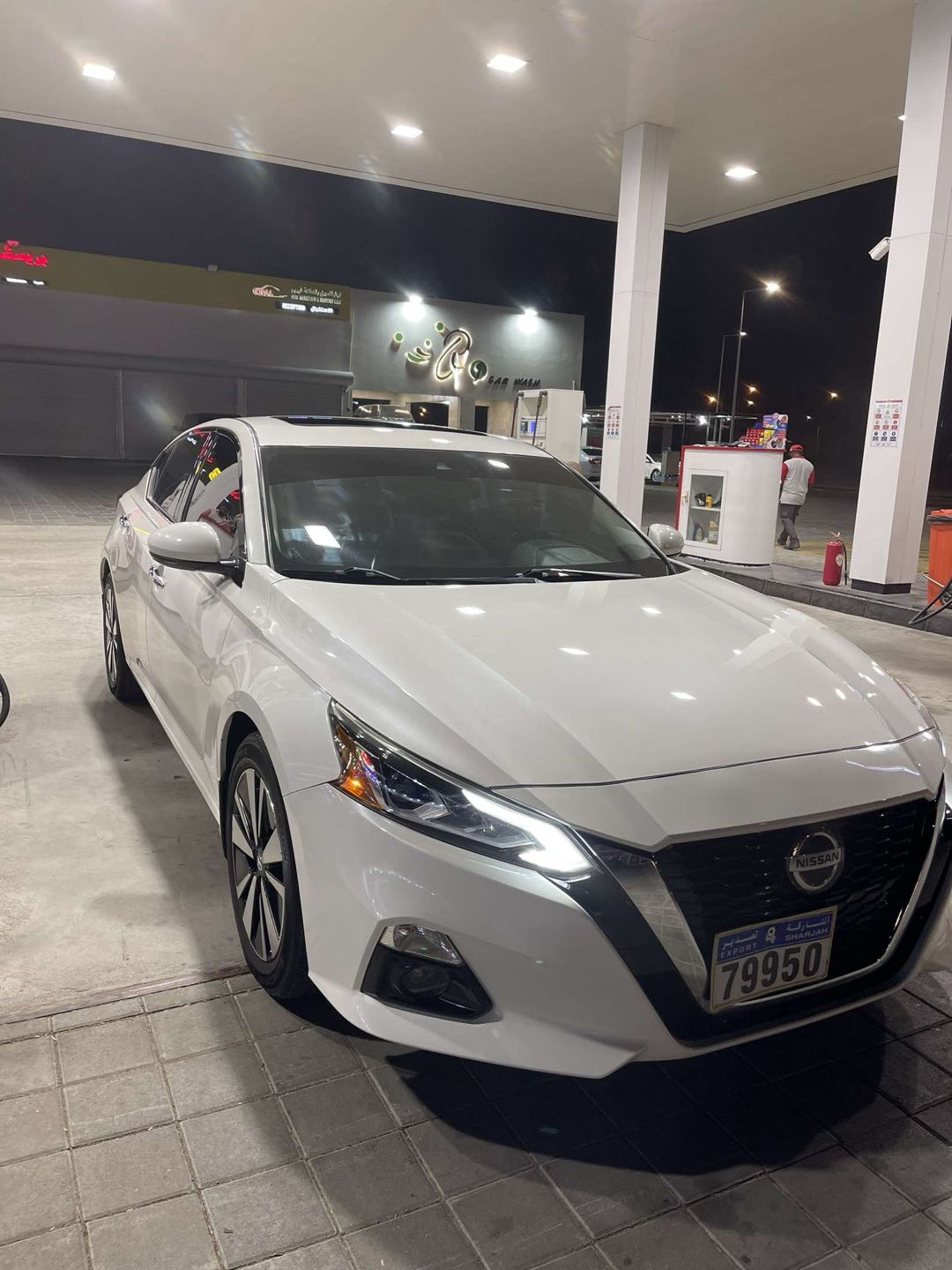 Car Image 2019 NISSAN ALTIMA SV
