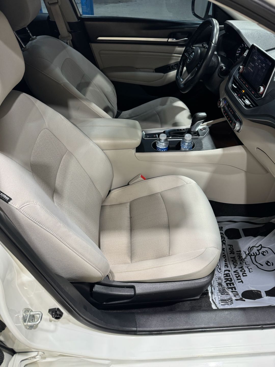 Car Image 2019 NISSAN ALTIMA SV