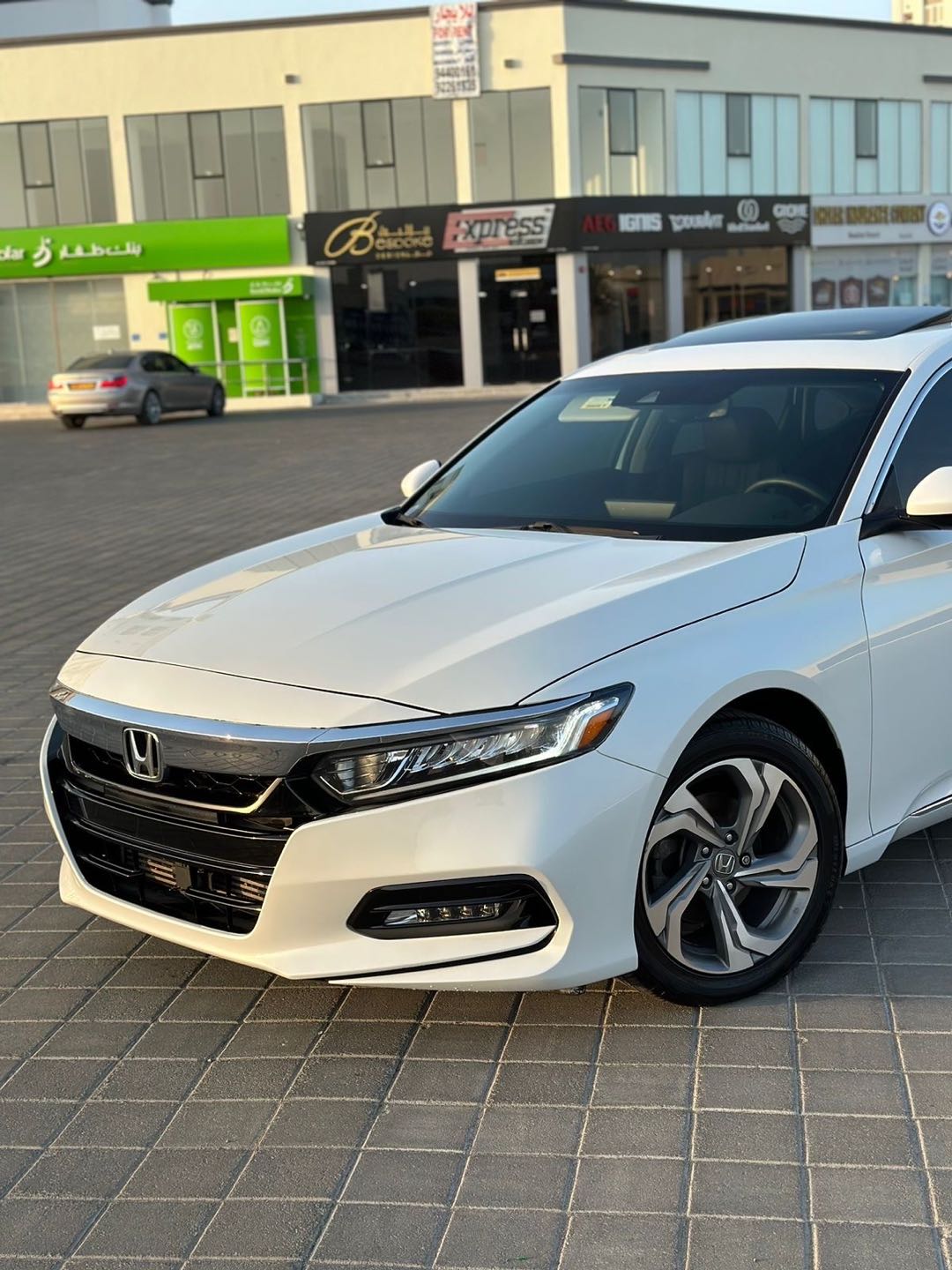 Car Image 2018 HONDA ACCORD EXL