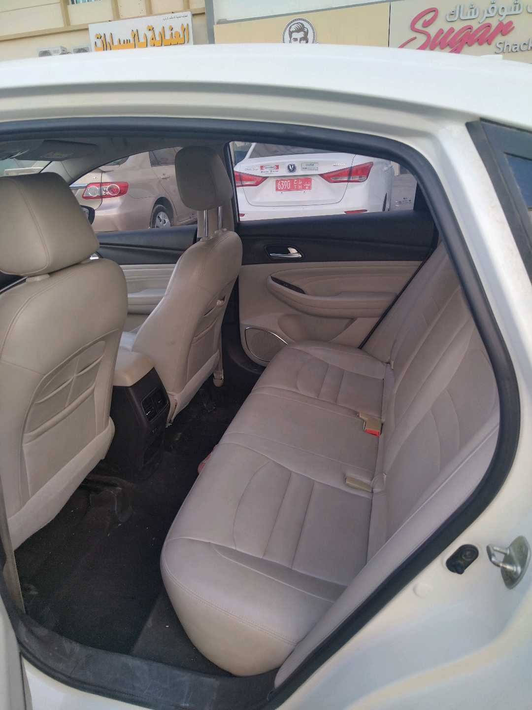 Car Image 2020 JAC J4 