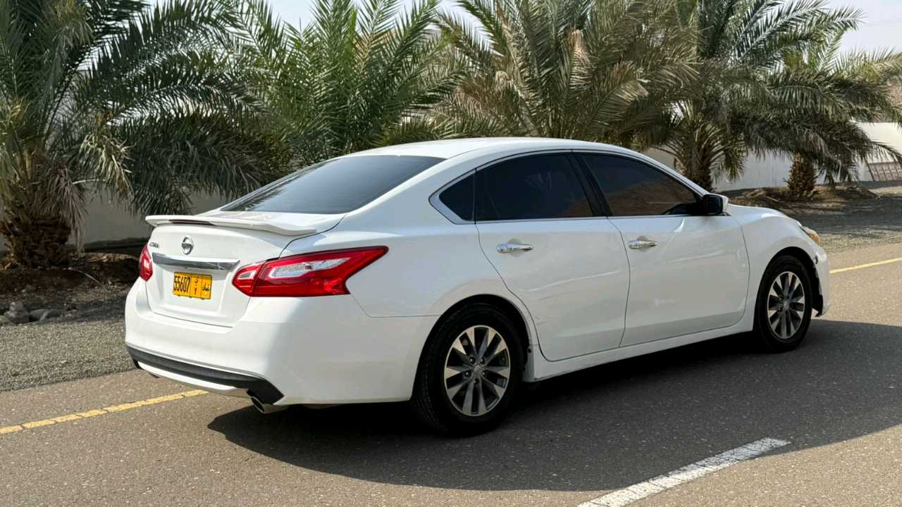 Car Image 2016 NISSAN ALTIMA S