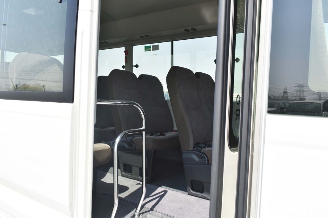 Car Image 2025 TOYOTA COASTER 