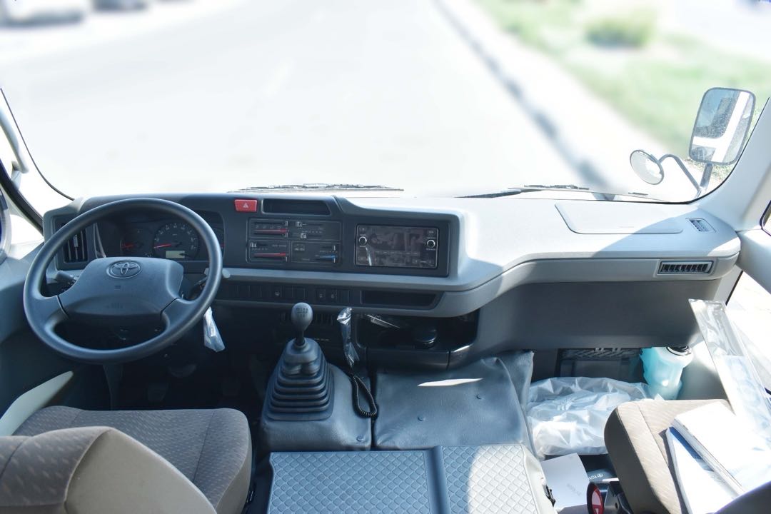 Car Image 2025 TOYOTA COASTER 