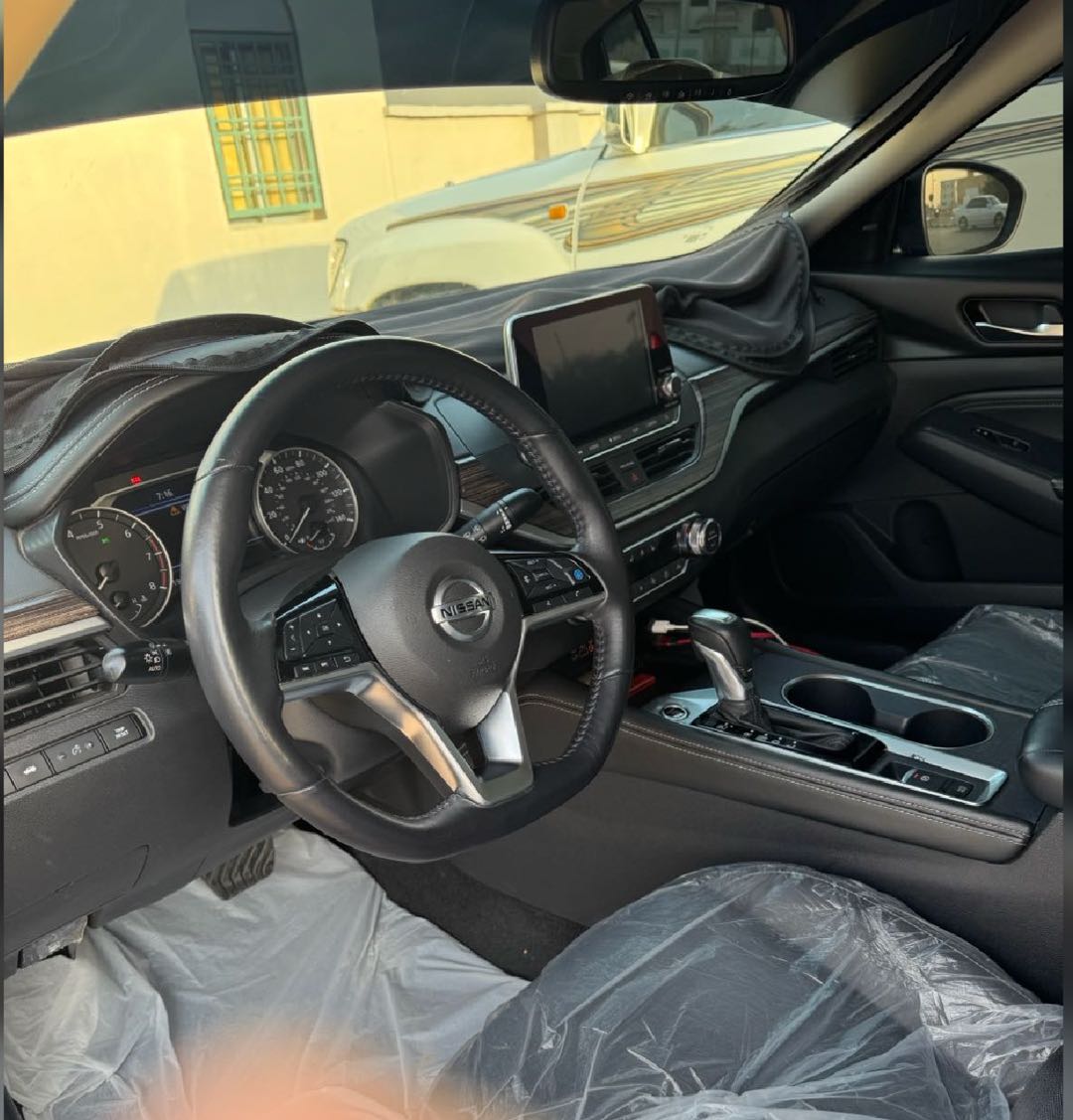 Car Image 2019 NISSAN ALTIMA SL