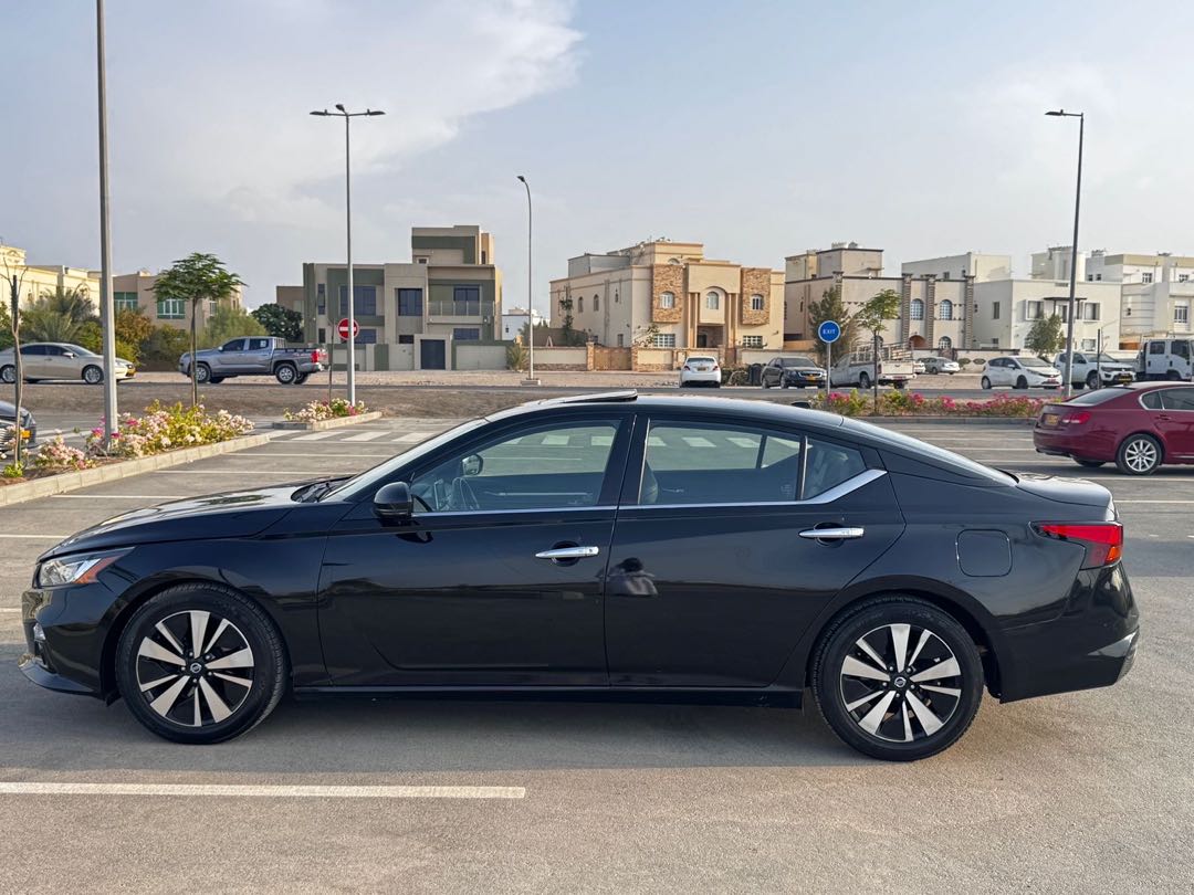 Car Image 2020 NISSAN ALTIMA SL