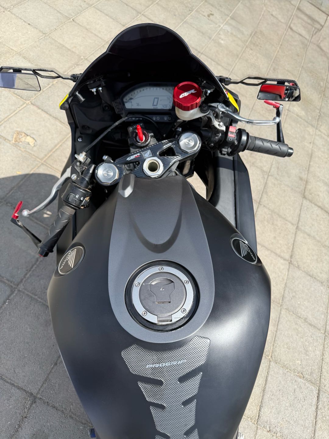 Car Image 2015 HONDA CBR 
