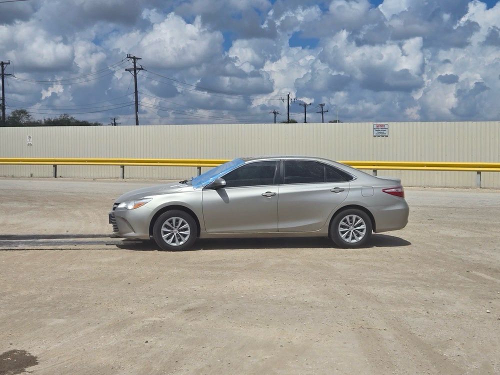 Car Image 2017 TOYOTA CAMRY