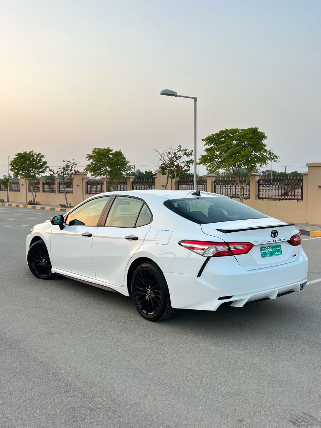 Car Image 2020 TOYOTA CAMRY SE