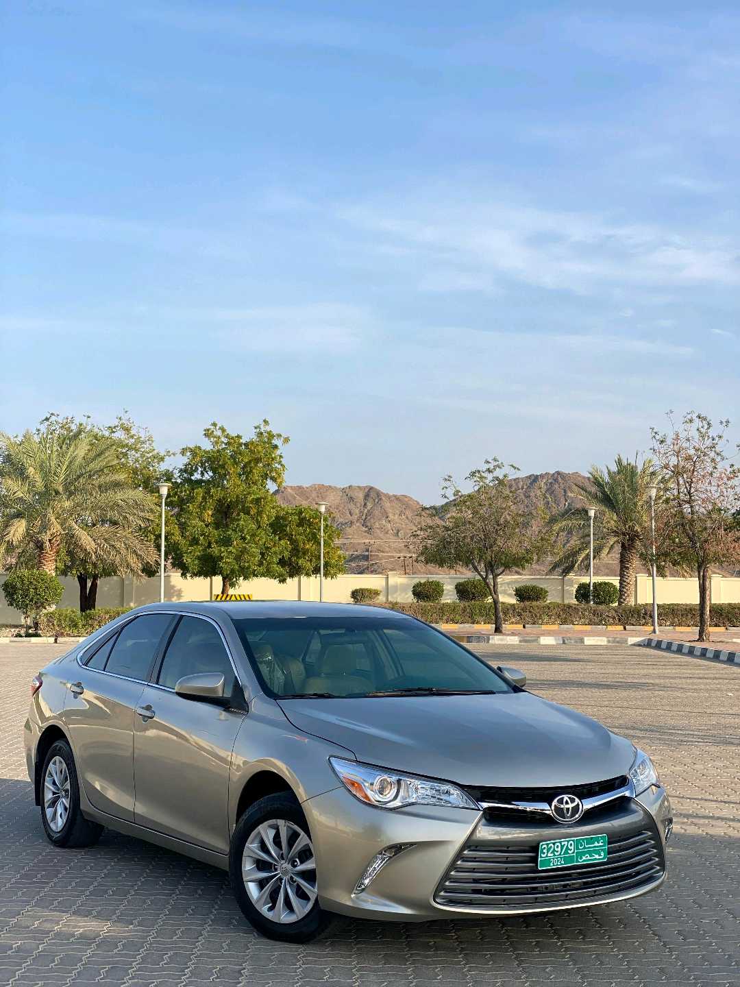 Car Image 2017 TOYOTA CAMRY LE