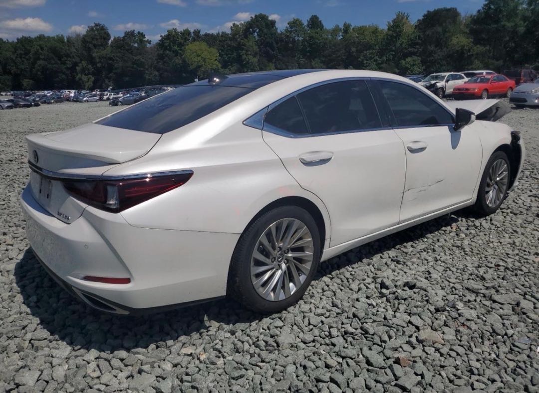 Car Image 2020 LEXUS ES