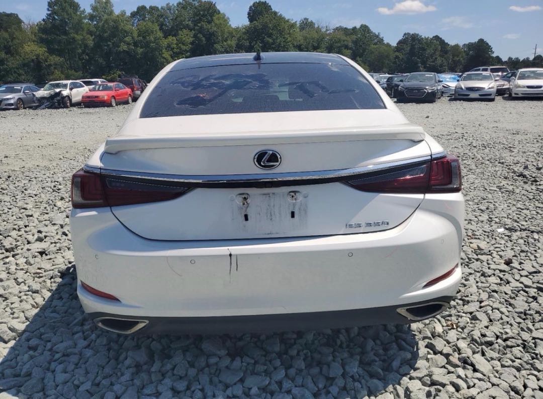 Car Image 2020 LEXUS ES