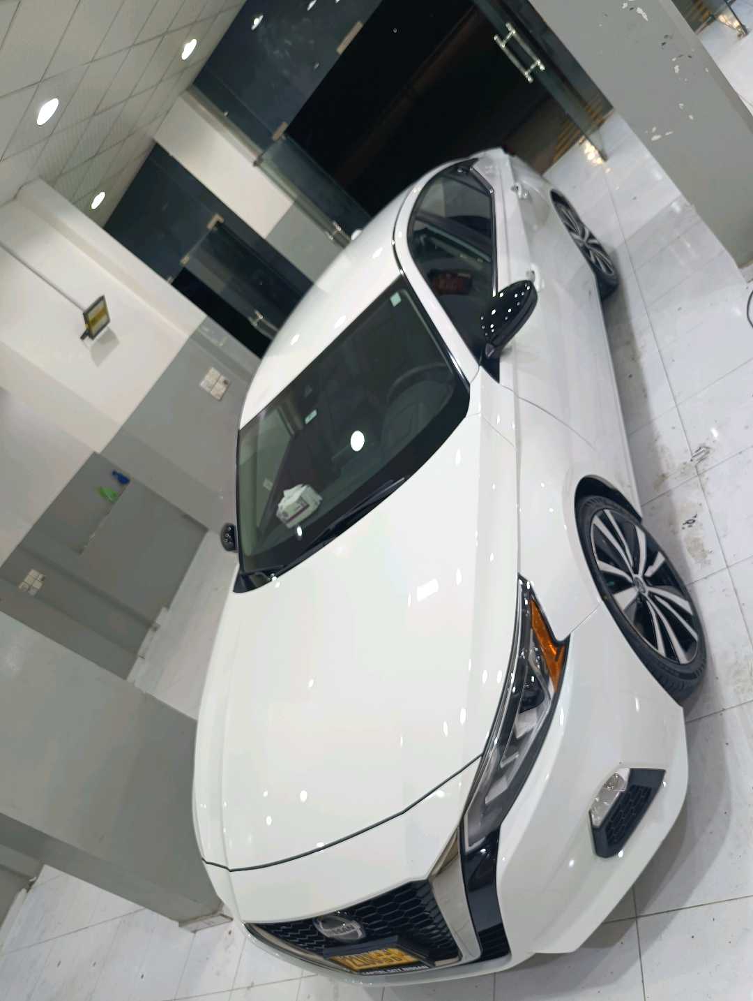 Car Image 2020 NISSAN ALTIMA SR