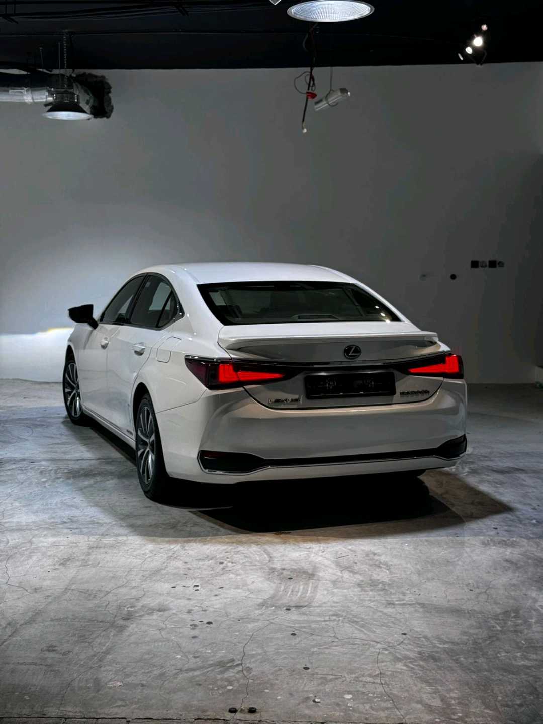 LEXUS ES 2020