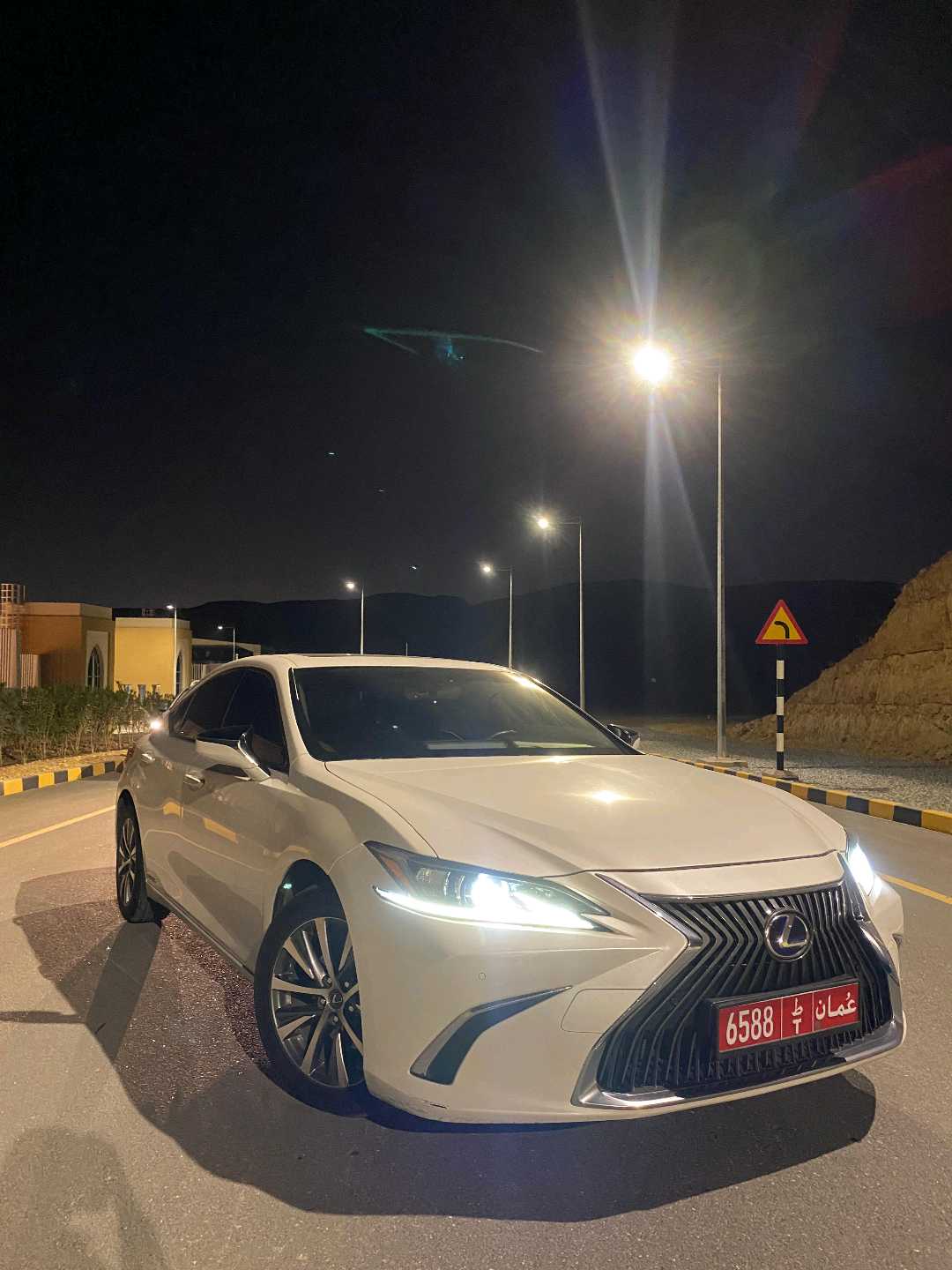 LEXUS ES 2020