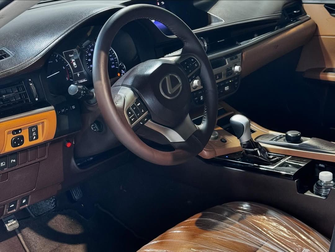 LEXUS ES 2018