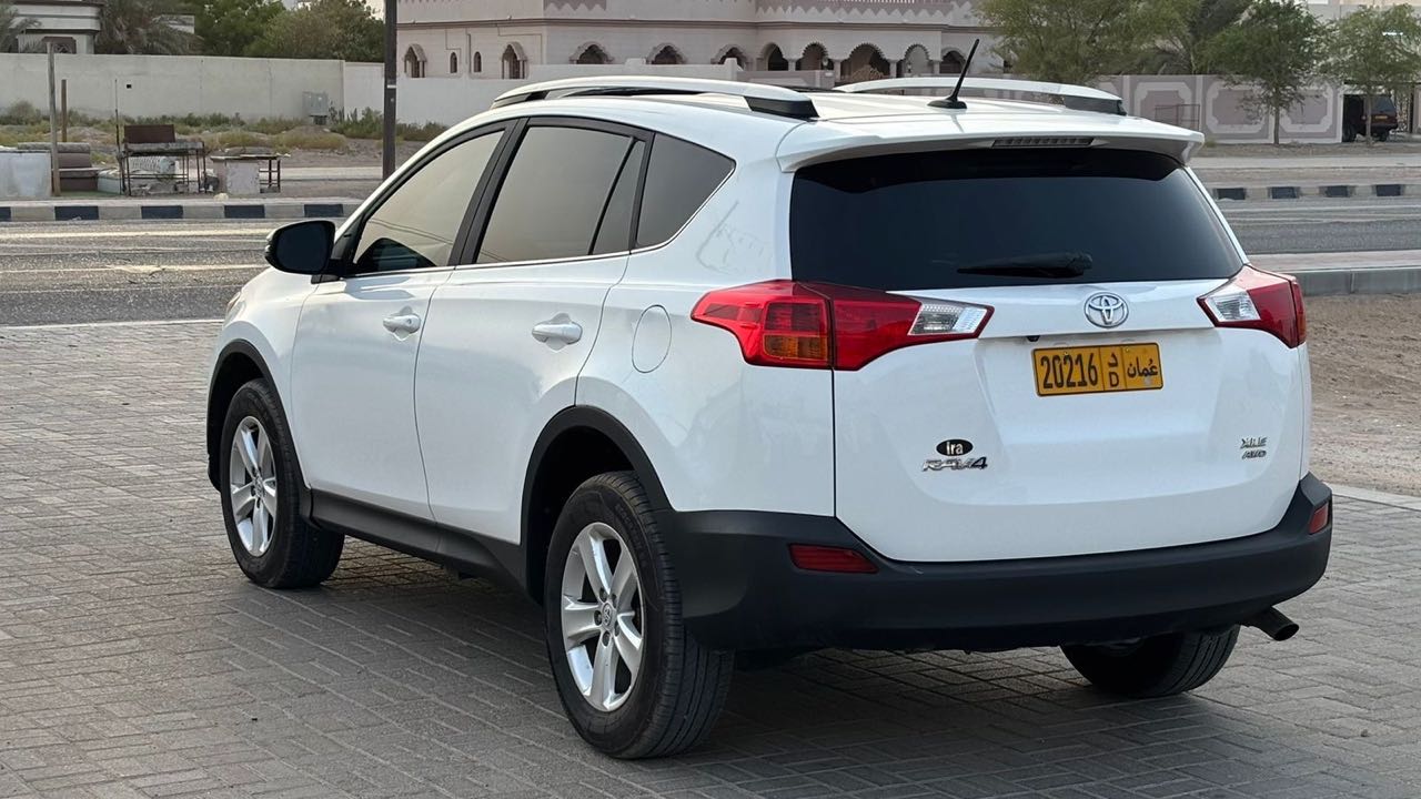 Car Image 2014 TOYOTA RAV4 XLE