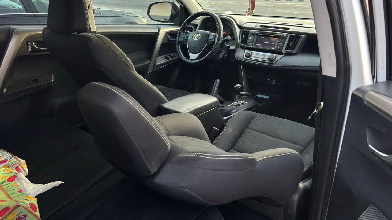 Car Image 2014 TOYOTA RAV4 XLE