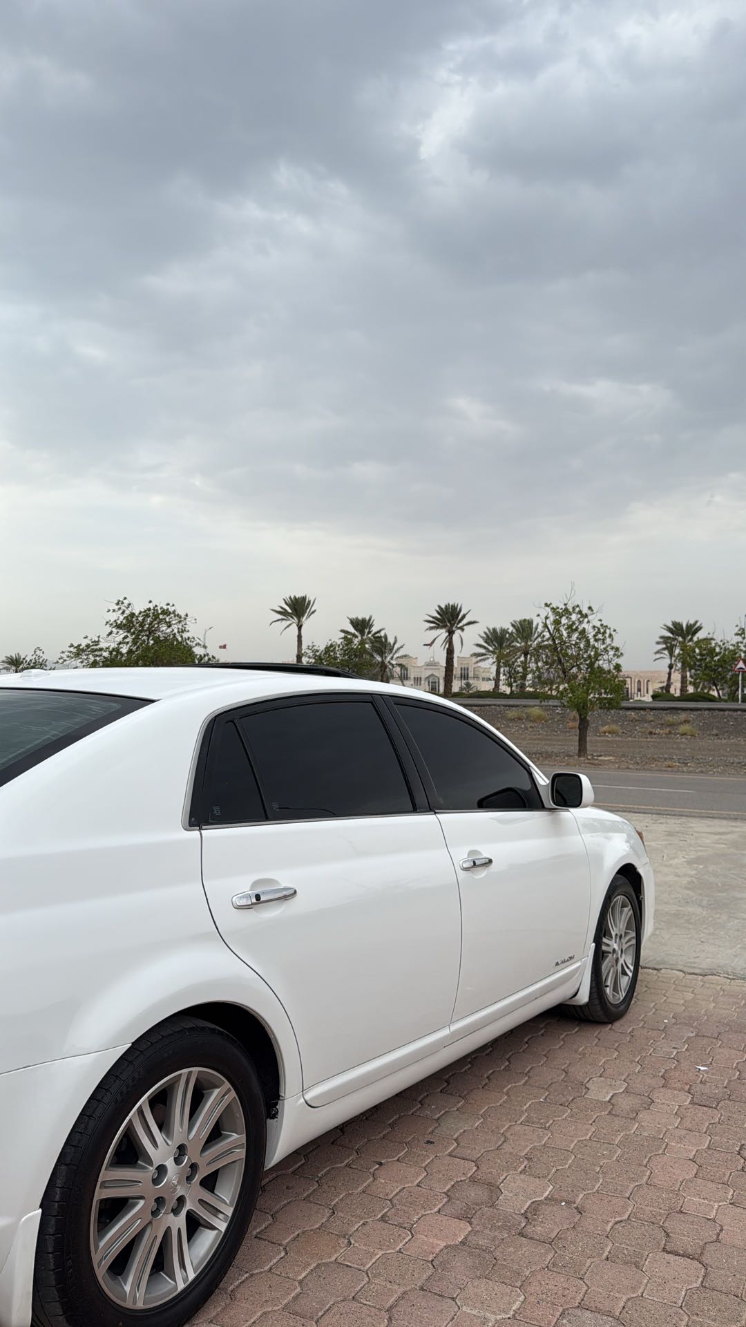 Car Image 2009 TOYOTA AVALON LIMITED