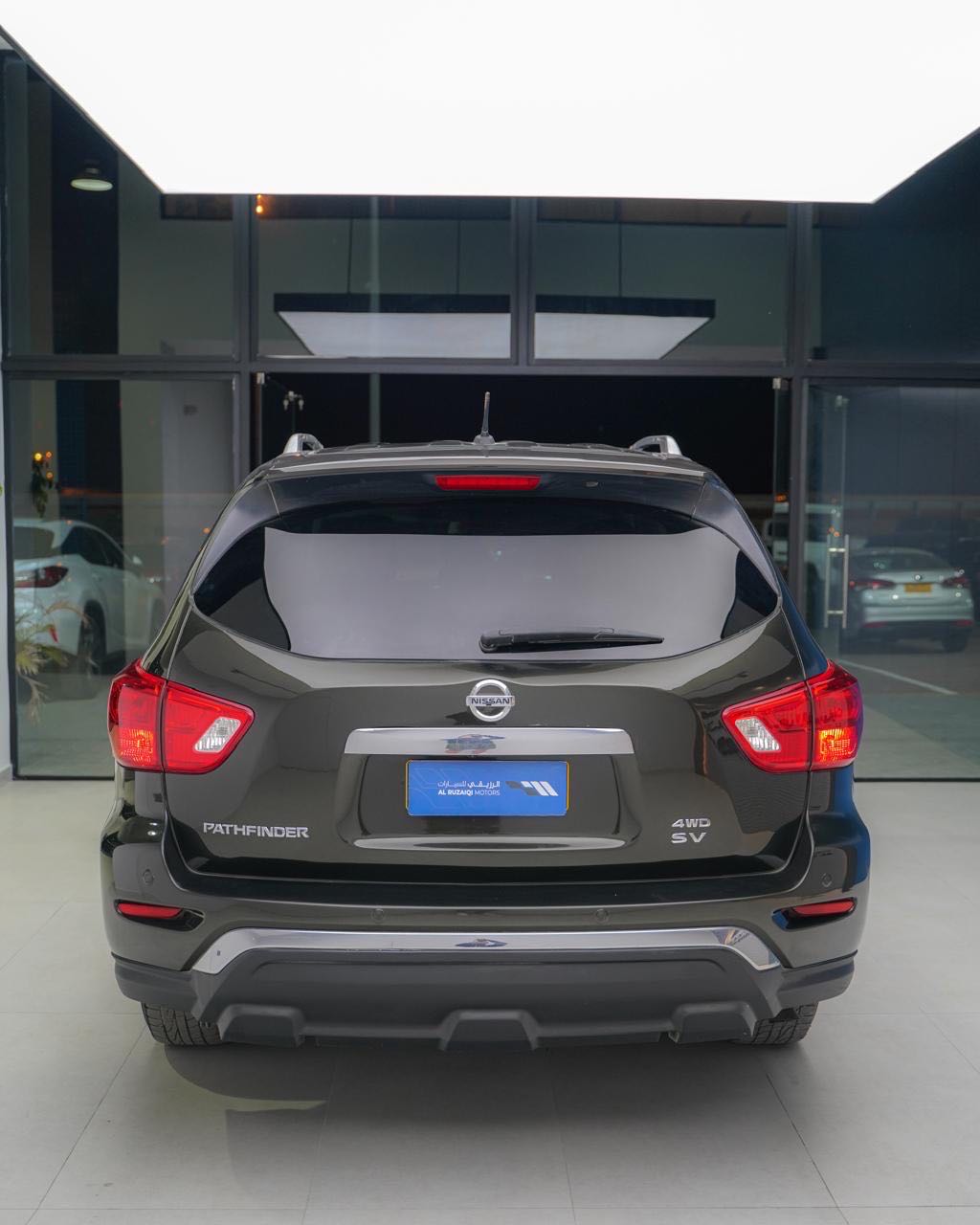 Car Image 2017 NISSAN PATHFINDER SV