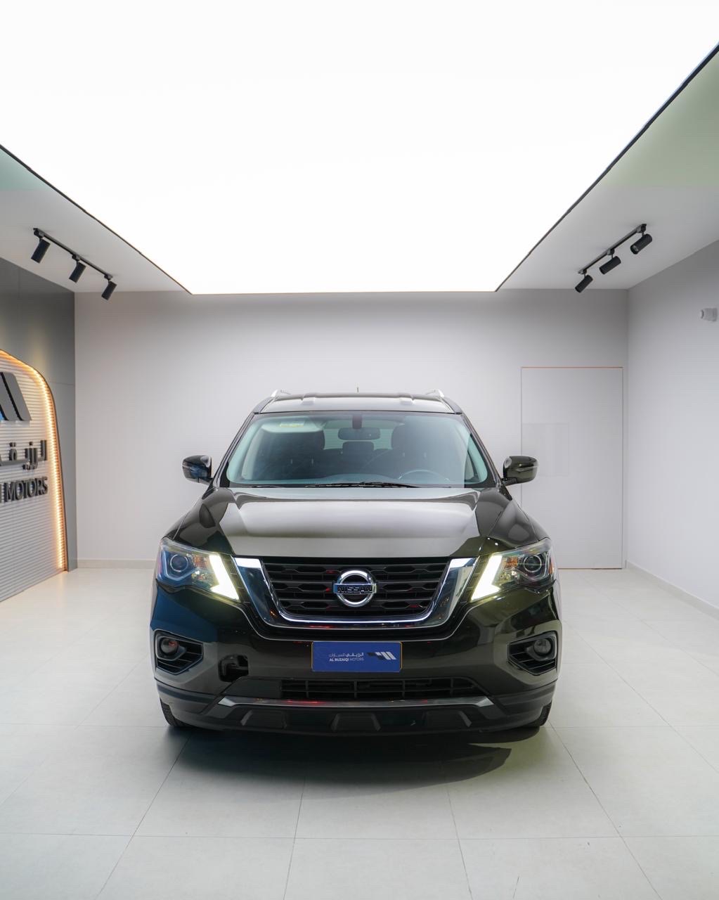 Car Image 2017 NISSAN PATHFINDER SV
