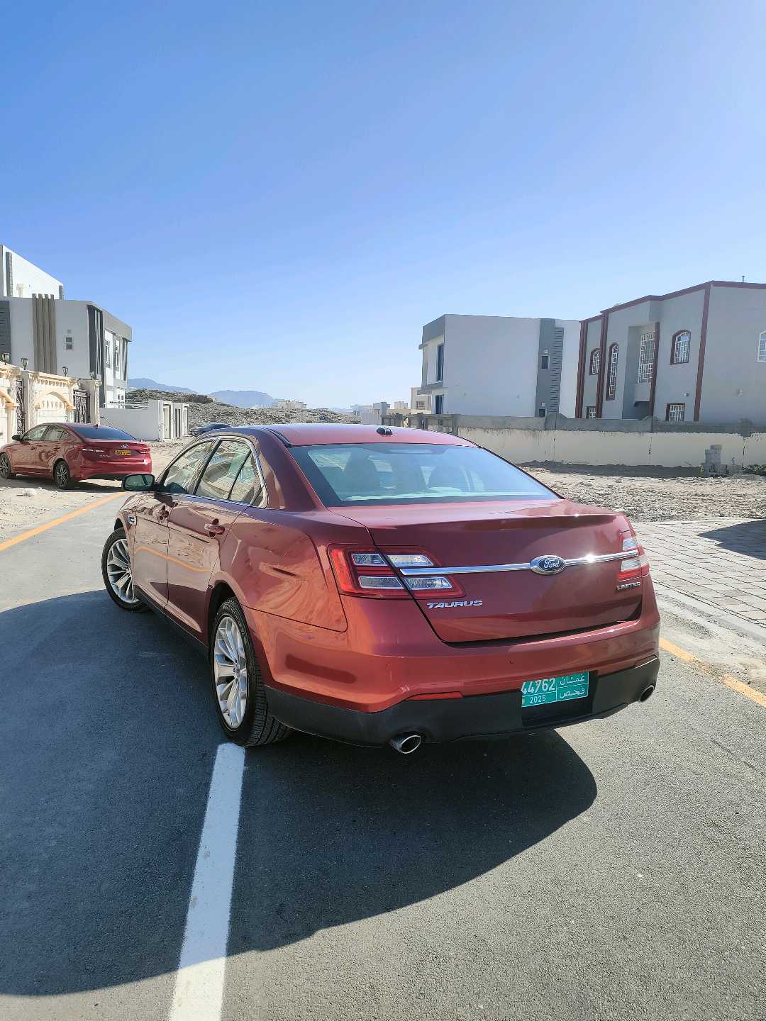 Car Image 2018 FORD TAURUS 
