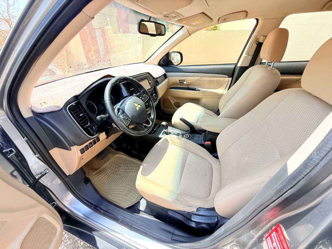 Car Image 2016 MITSUBISHI OUTLANDER 