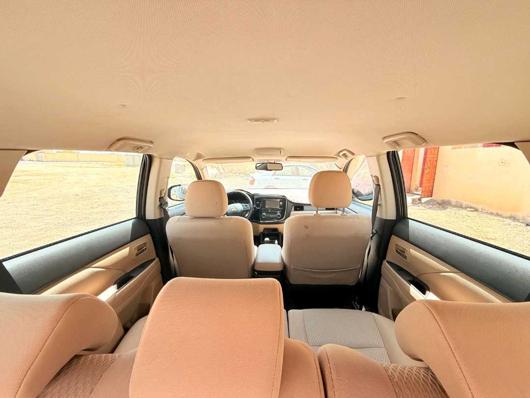 Car Image 2016 MITSUBISHI OUTLANDER 