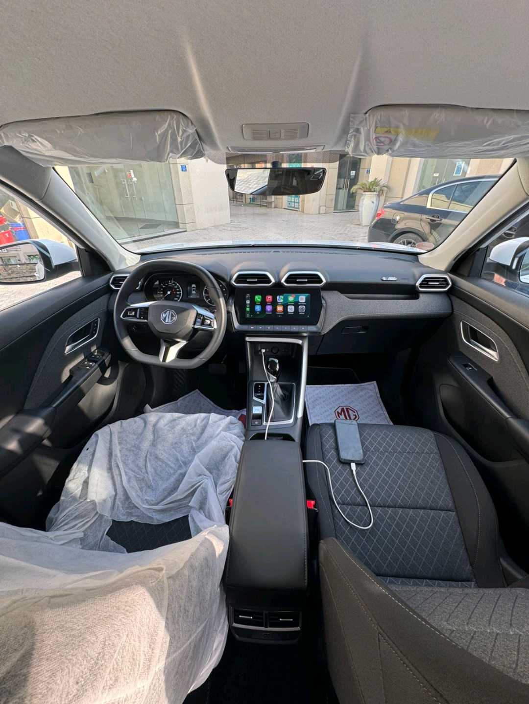 أم جي ZS 2025