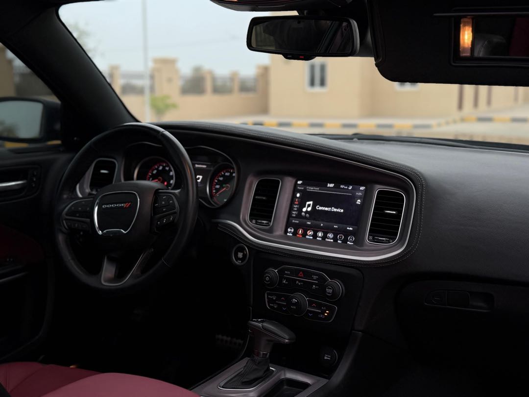 Car Image 2019 DODGE CHARGER SXT