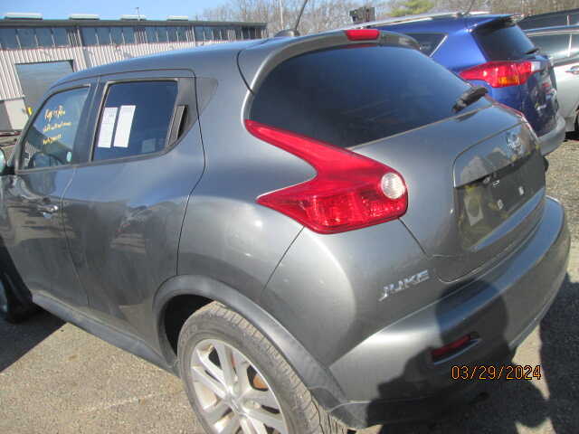Car Image 2011 NISSAN JUKE