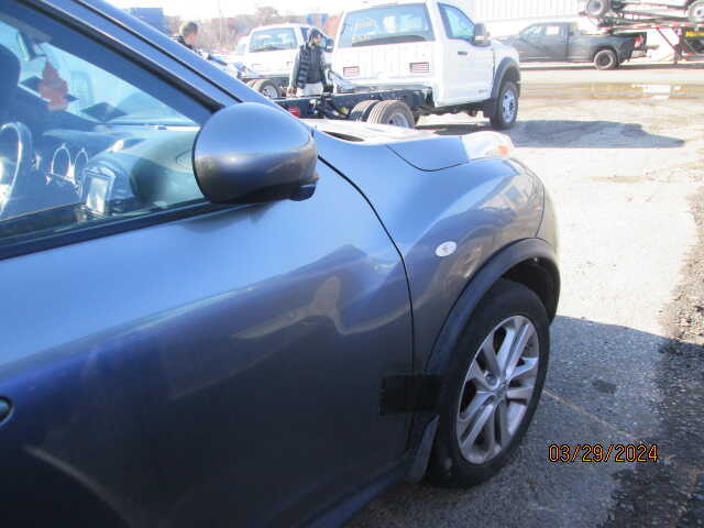 Car Image 2011 NISSAN JUKE