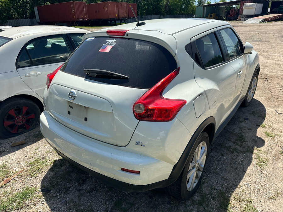 Car Image 2011 NISSAN JUKE