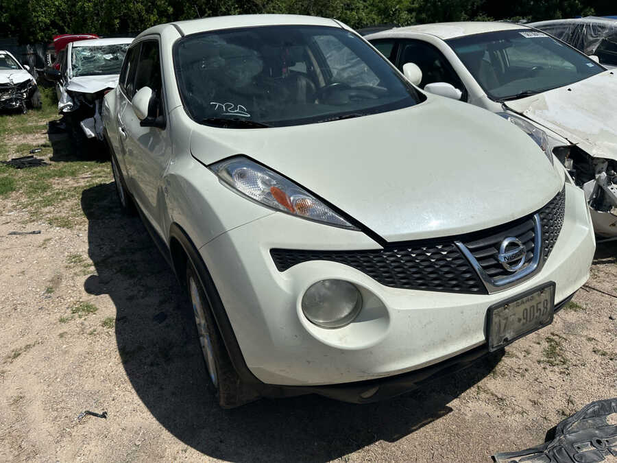 Car Image 2011 NISSAN JUKE