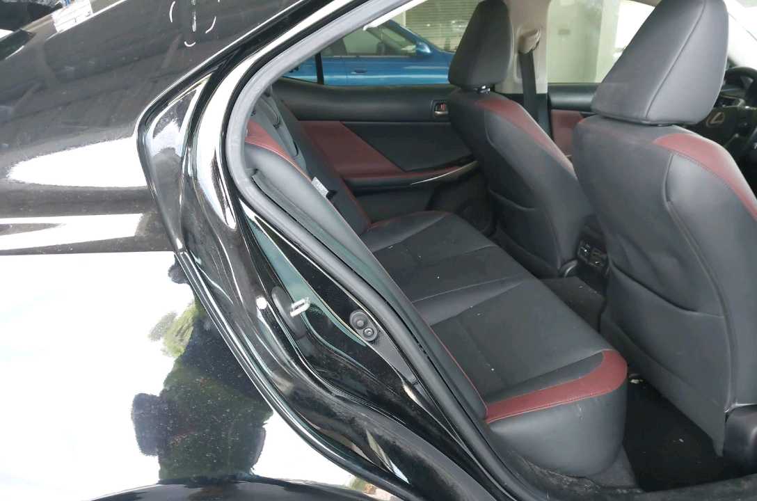 Car Image 2019 LEXUS IS