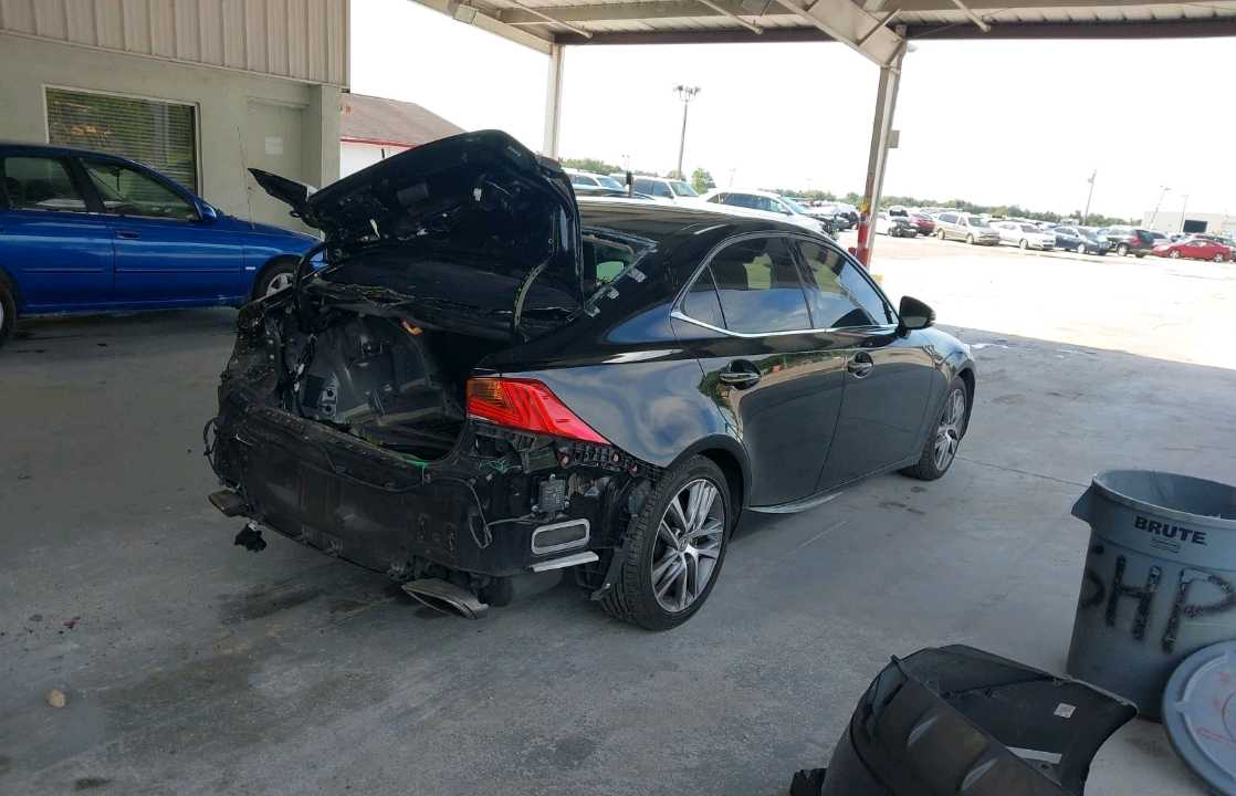 Car Image 2019 LEXUS IS